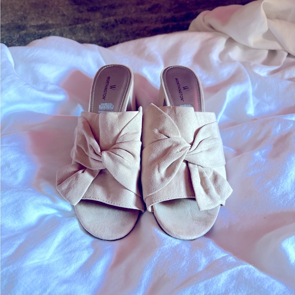Nine West Cream Bow Mules